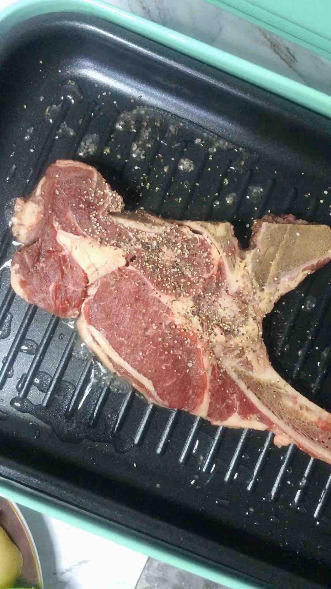 烤小土豆配牛排的做法-咸鮮味煎菜譜