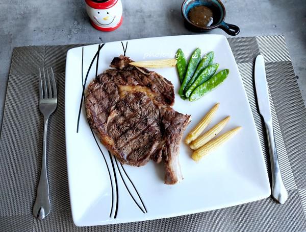 原味戰斧牛排的做法-黑椒味煎菜譜-易網健康養生網 原味戰斧牛排的做法-黑椒味煎菜譜