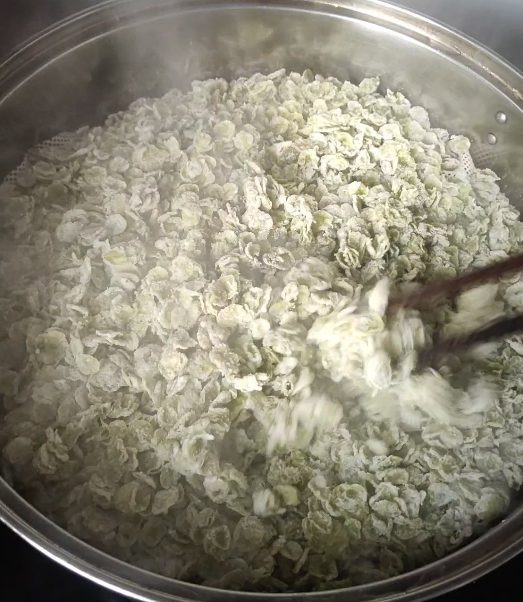 陽春三月的美食~蒸榆錢的做法-家常味蒸菜譜-易網健康養生網 陽春三月的美食~蒸榆錢的做法-家常味蒸菜譜