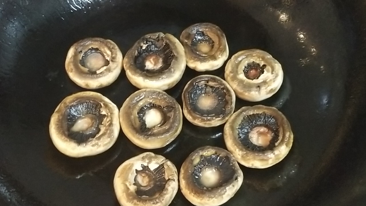 香煎口蘑的做法-家常味煎菜譜-易網健康養生網 香煎口蘑的做法-家常味煎菜譜