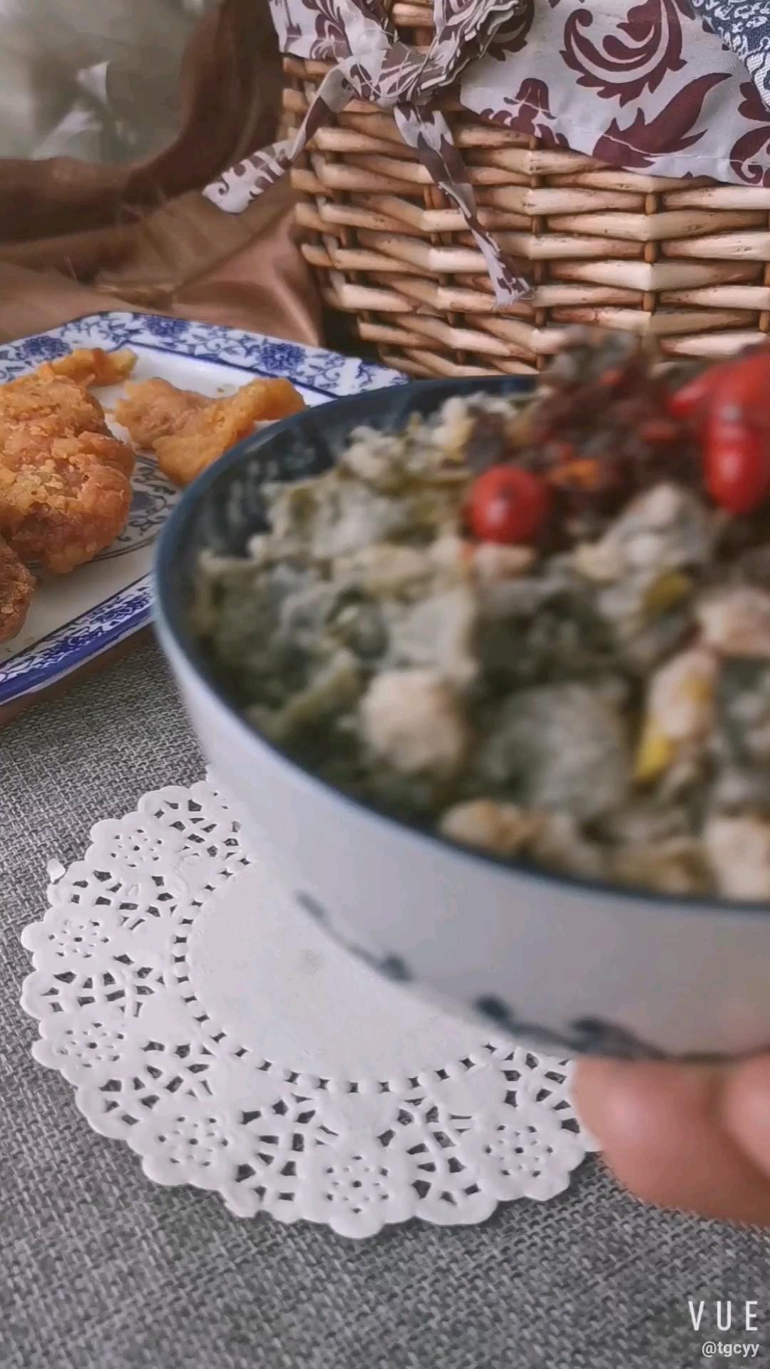 老干媽萵筍葉撥爛子的做法-香辣味蒸菜譜