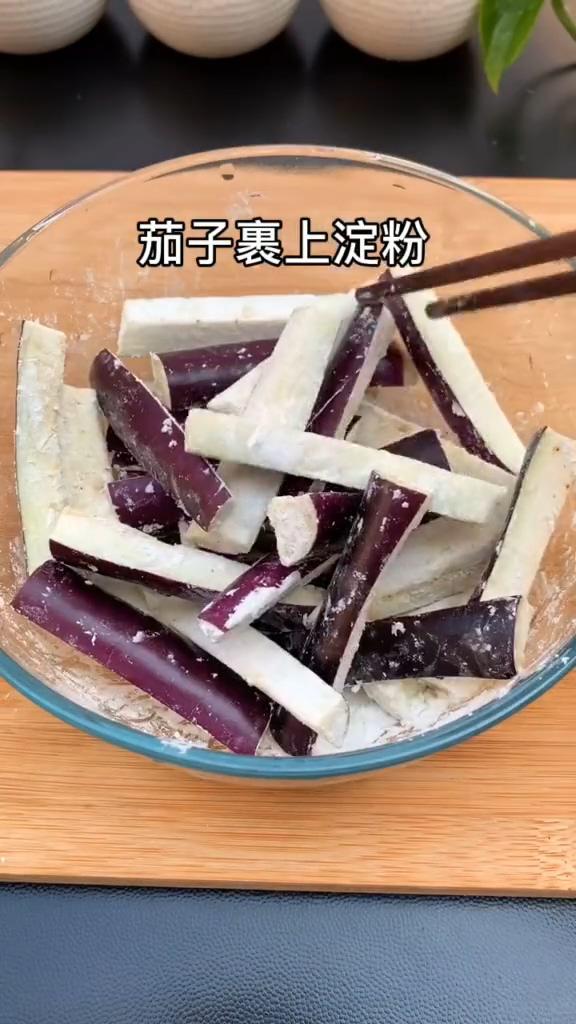 下飯菜地三鮮的做法-咸鮮味炒菜譜-易網健康養生網 下飯菜地三鮮的做法-咸鮮味炒菜譜