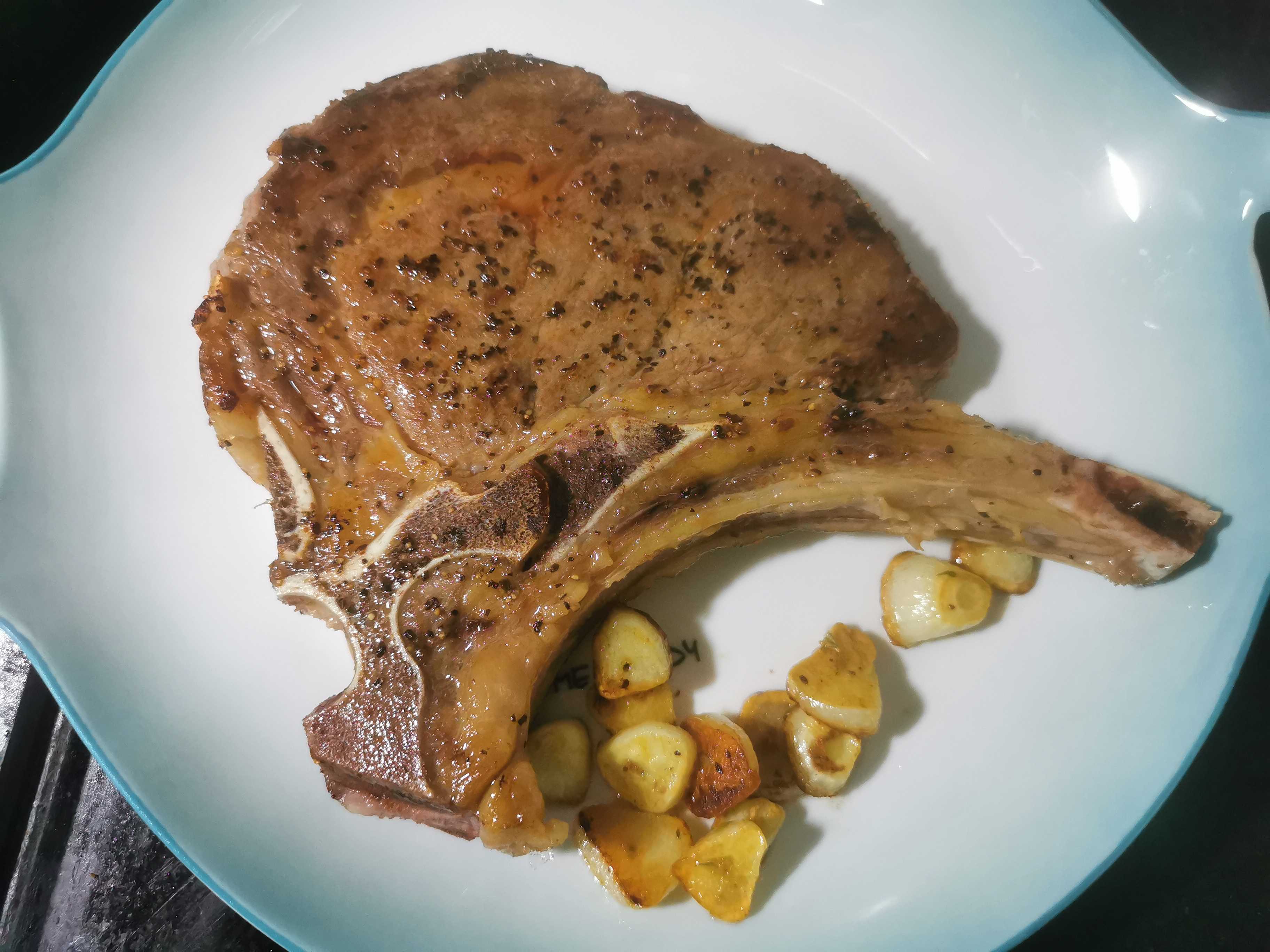 香煎戰斧牛排的做法-咸鮮味煎菜譜-易網健康養生網 香煎戰斧牛排的做法-咸鮮味煎菜譜