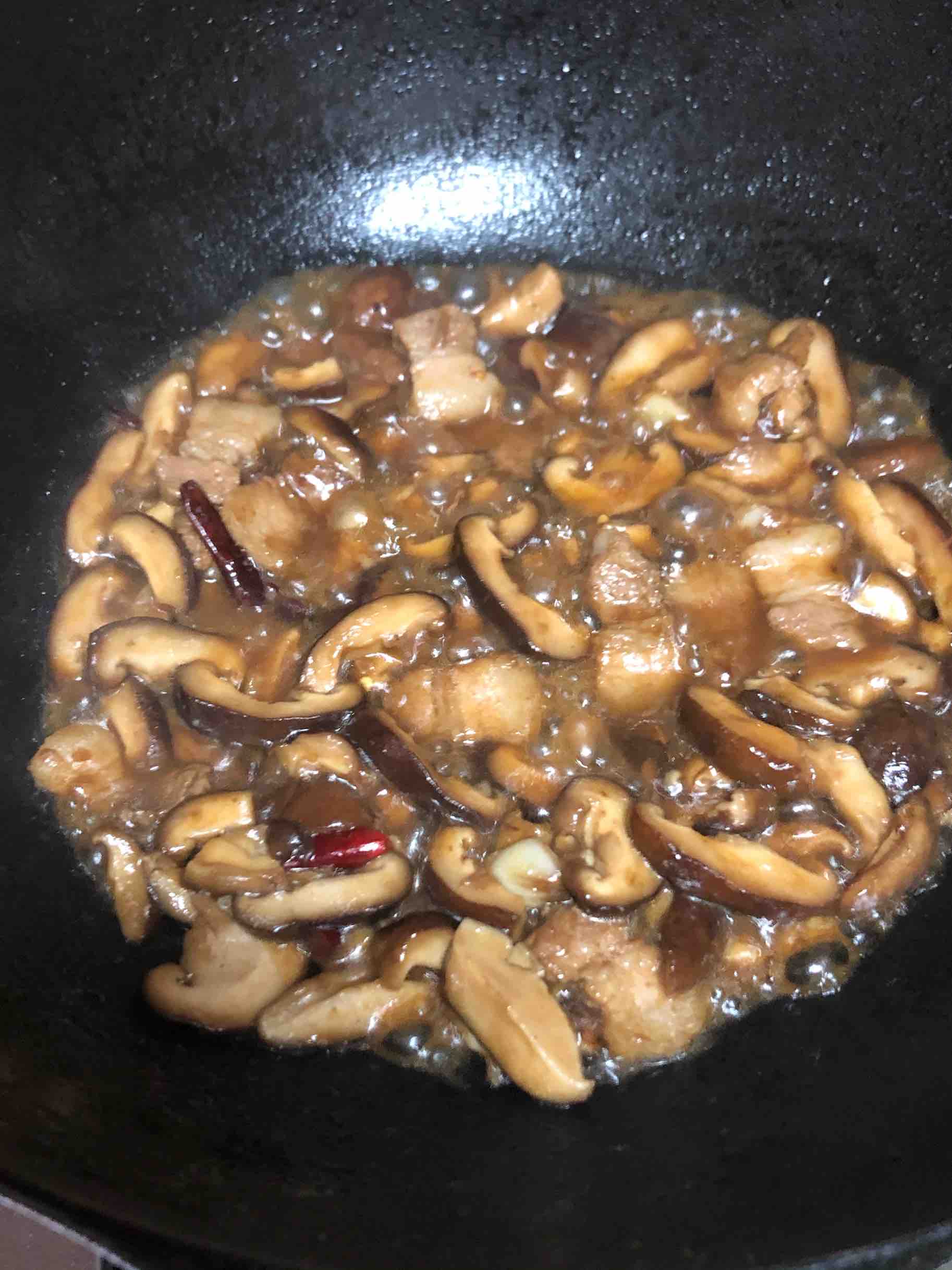 香菇油菜炒五花肉的做法-咸鮮味炒菜譜-易網健康養生網 香菇油菜炒五花肉的做法-咸鮮味炒菜譜