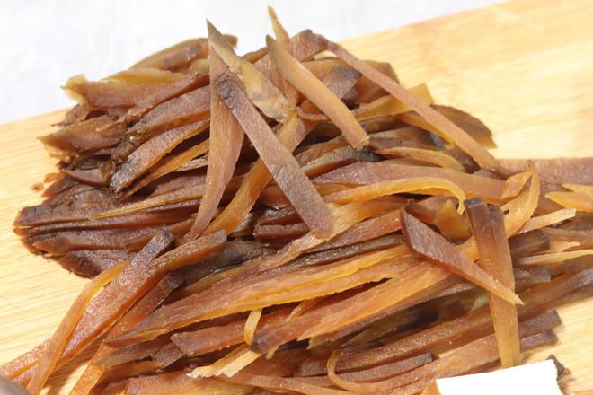 襄陽大頭菜炒豆干的做法-家常味炒菜譜-易網健康養生網 襄陽大頭菜炒豆干的做法-家常味炒菜譜