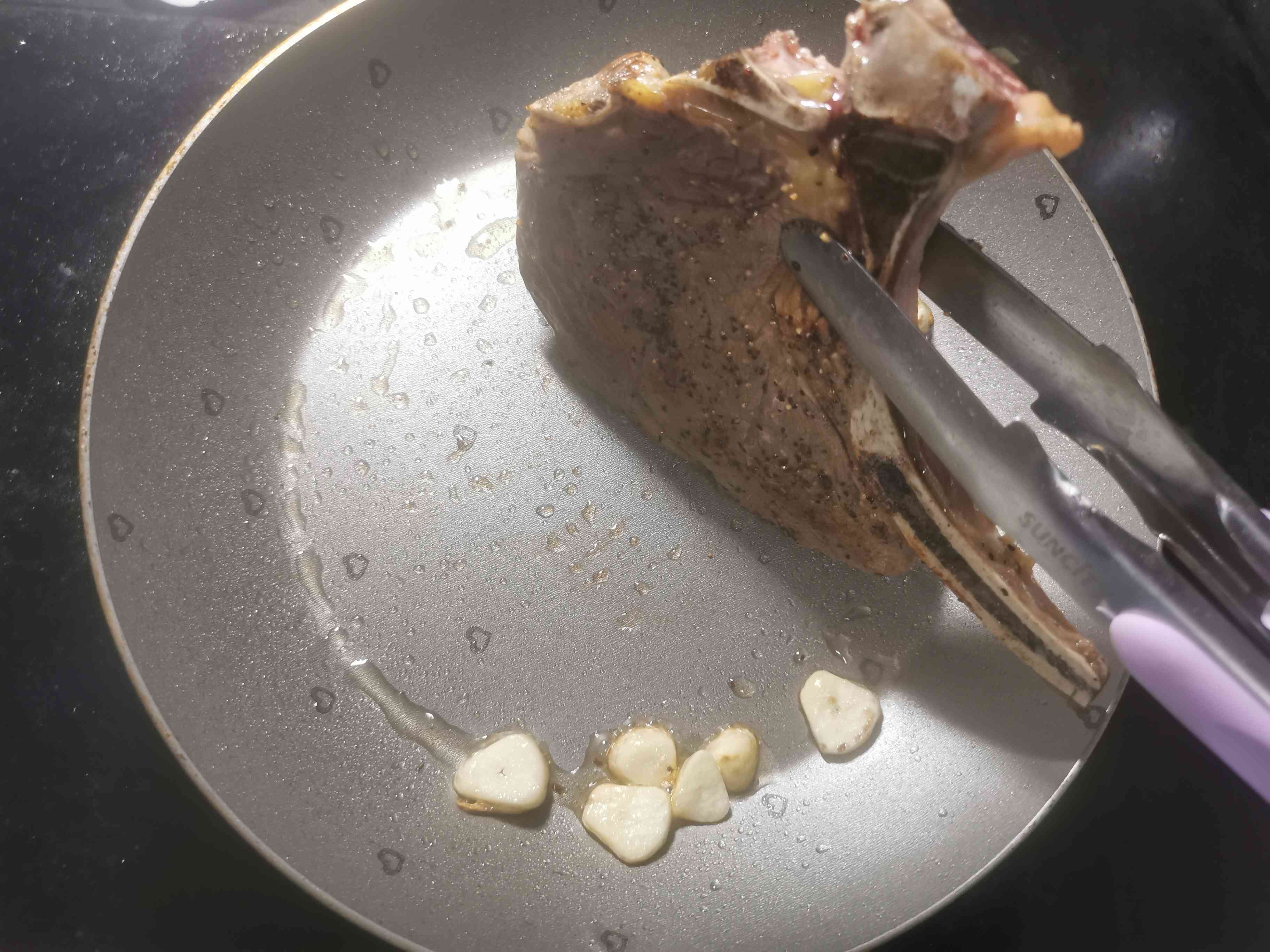 香煎戰斧牛排的做法-咸鮮味煎菜譜-易網健康養生網 香煎戰斧牛排的做法-咸鮮味煎菜譜