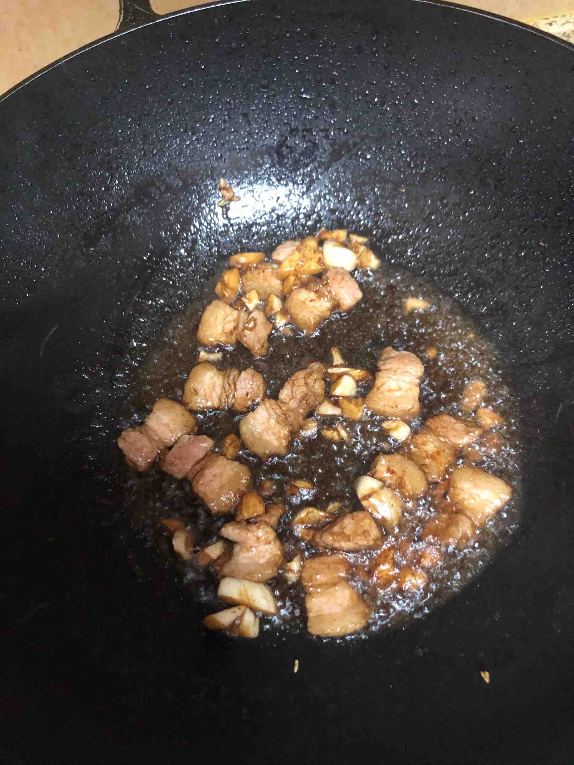 香菇油菜炒五花肉的做法-咸鮮味炒菜譜-易網健康養生網 香菇油菜炒五花肉的做法-咸鮮味炒菜譜