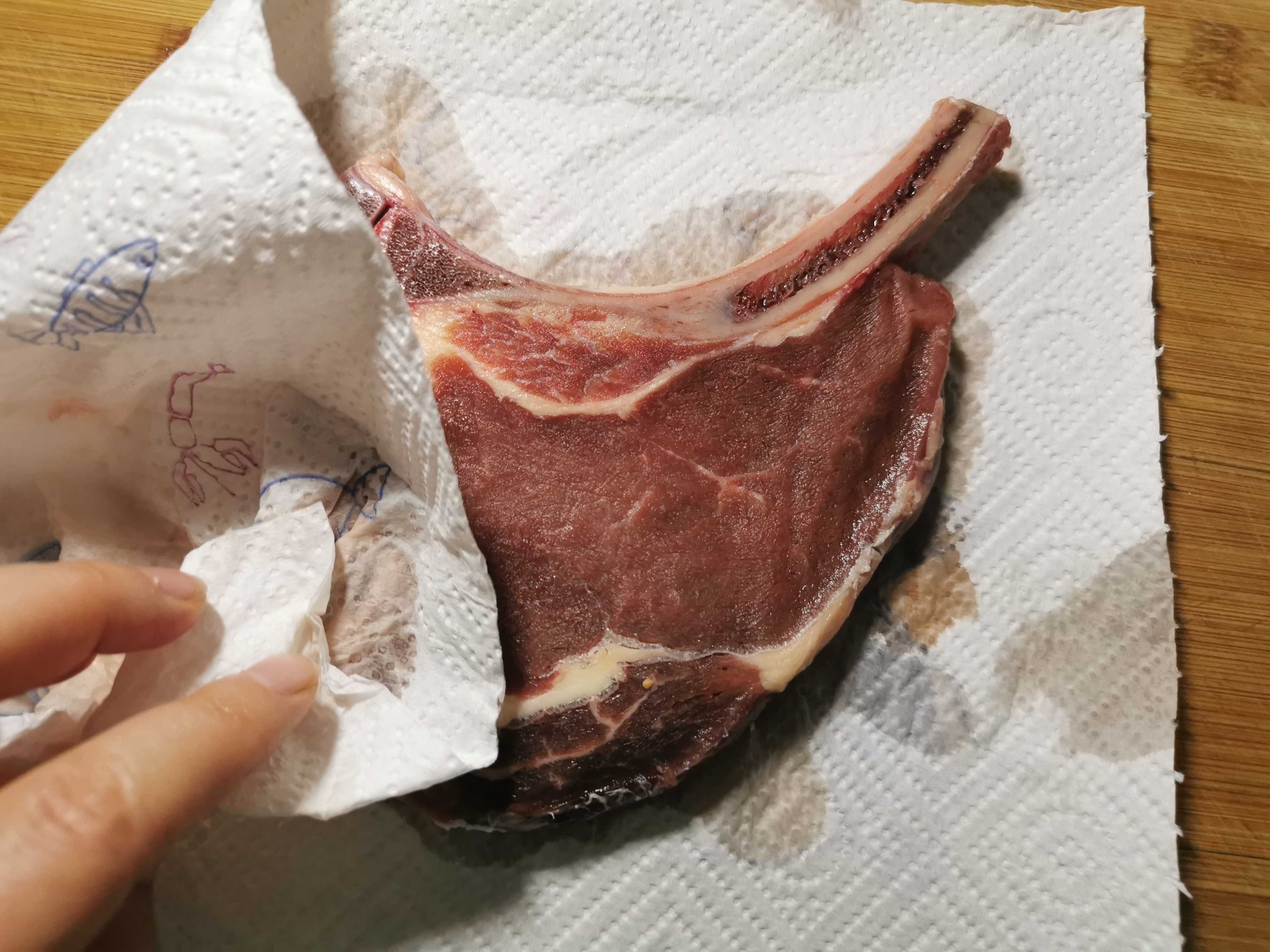 香煎戰斧牛排的做法-咸鮮味煎菜譜-易網健康養生網 香煎戰斧牛排的做法-咸鮮味煎菜譜