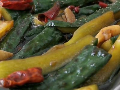 酸辣黃瓜條的做法-酸辣味腌菜譜
