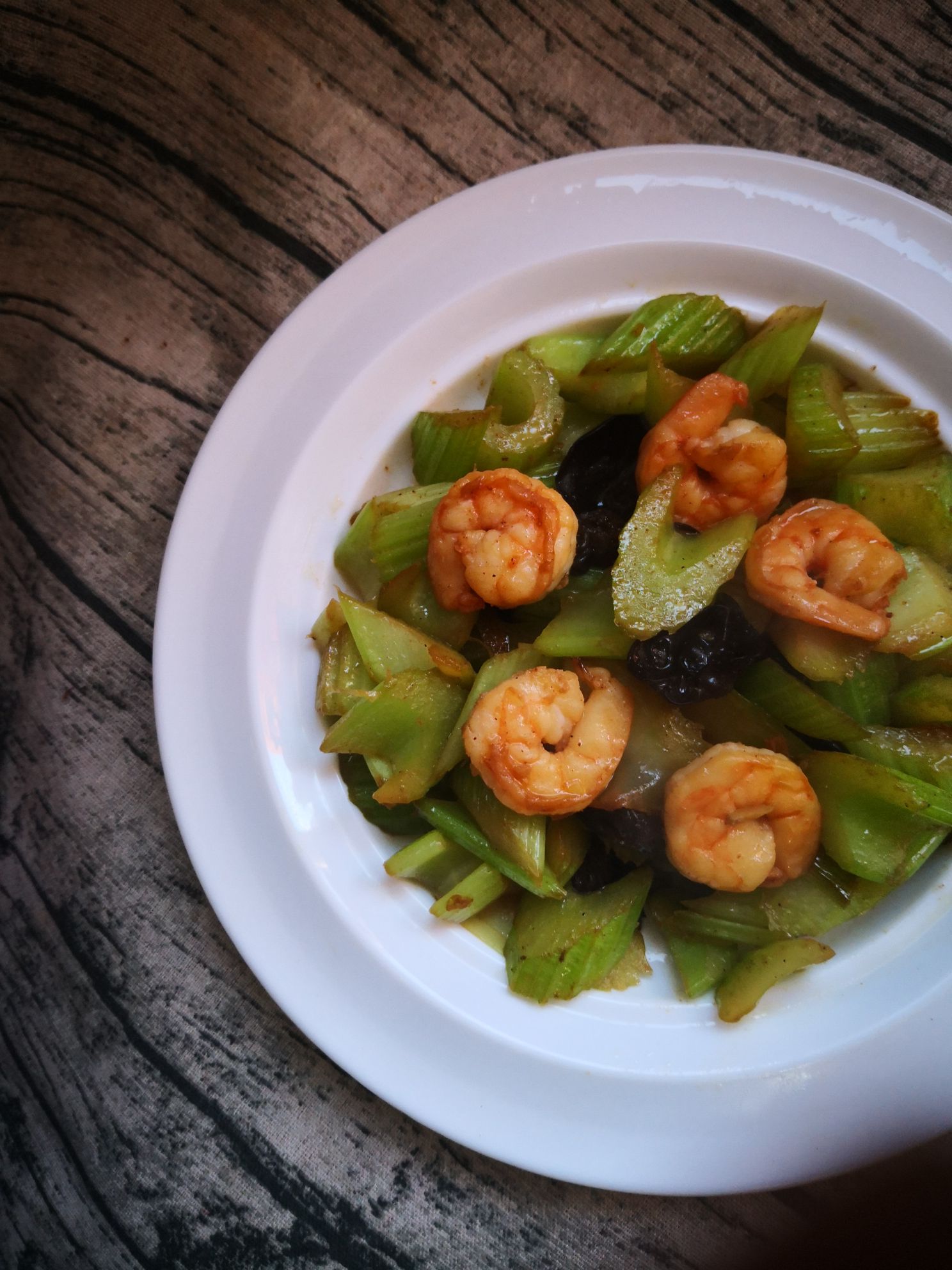 蝦仁炒西芹的做法-咸鮮味炒菜譜