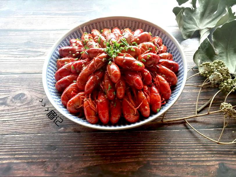 蒜蓉小龍蝦的做法-蒜香味炒菜譜-易網(wǎng)健康養(yǎng)生網(wǎng) 蒜蓉小龍蝦的做法-蒜香味炒菜譜