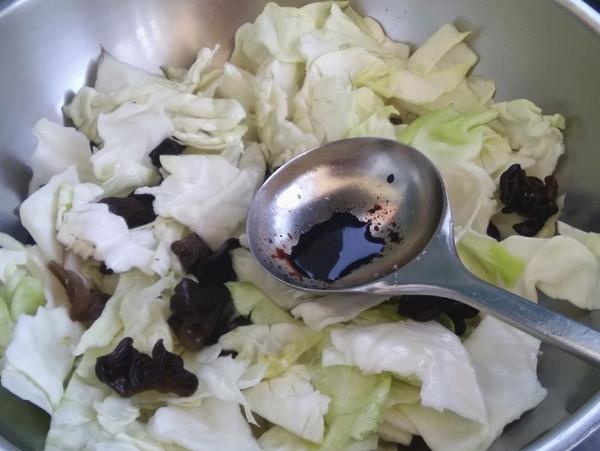 黑木耳燒圓白菜的做法-家常味燒菜譜-易網(wǎng)健康養(yǎng)生網(wǎng) 黑木耳燒圓白菜的做法-家常味燒菜譜