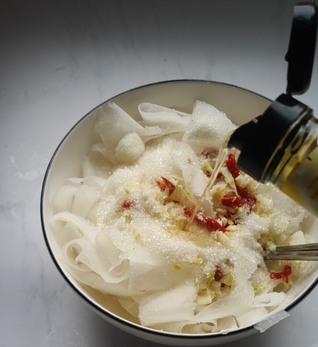 蘋果醋白玉蘿卜的做法-酸辣味拌菜譜-易網健康養生網 蘋果醋白玉蘿卜的做法-酸辣味拌菜譜