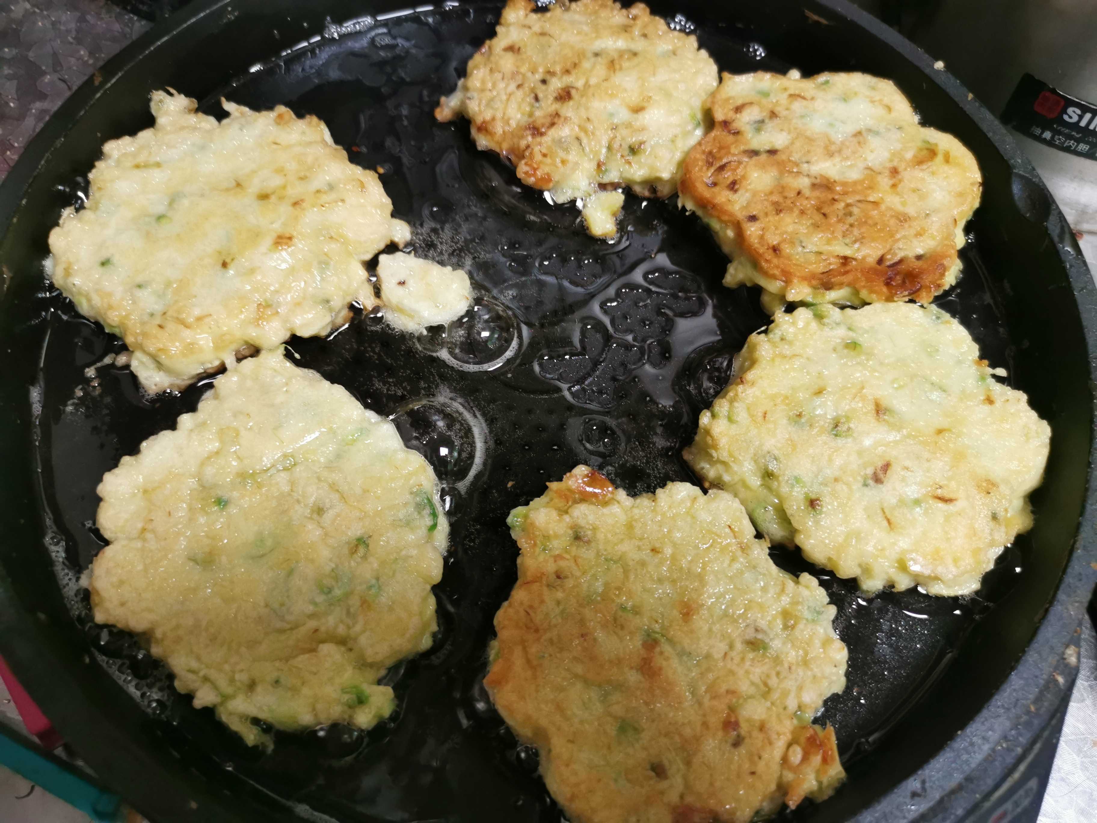 槐花系列之槐花雞蛋餅的做法-咸鮮味煎菜譜-易網健康養生網 槐花系列之槐花雞蛋餅的做法-咸鮮味煎菜譜