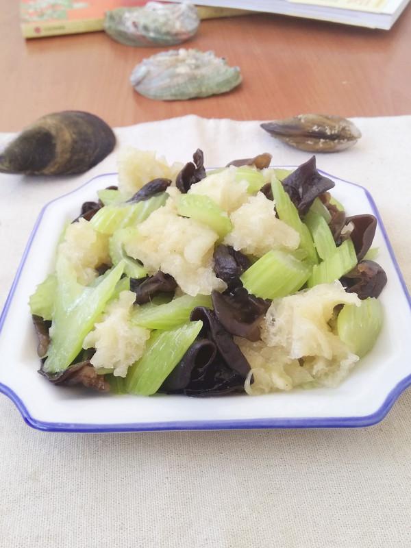 魚鰾炒西芹的做法-咸鮮味炒菜譜