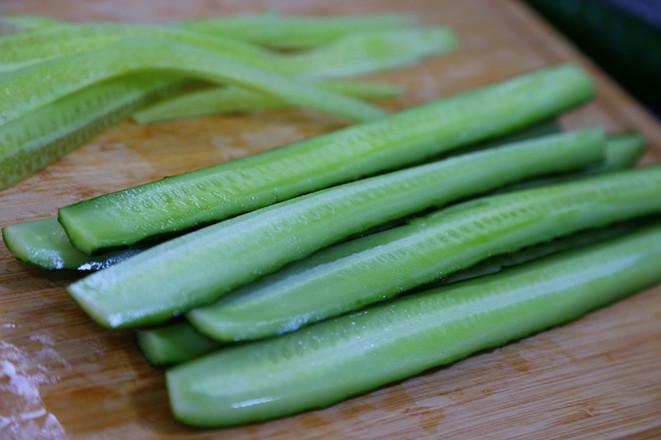 醬黃瓜----夏日開胃必備的做法-酸辣味拌菜譜-易網健康養生網 醬黃瓜----夏日開胃必備的做法-酸辣味拌菜譜