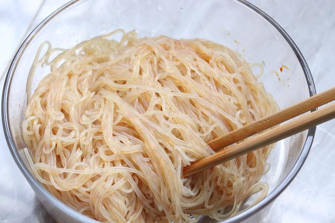 粉絲肉末包菜的做法-家常味炒菜譜-易網健康養生網 粉絲肉末包菜的做法-家常味炒菜譜