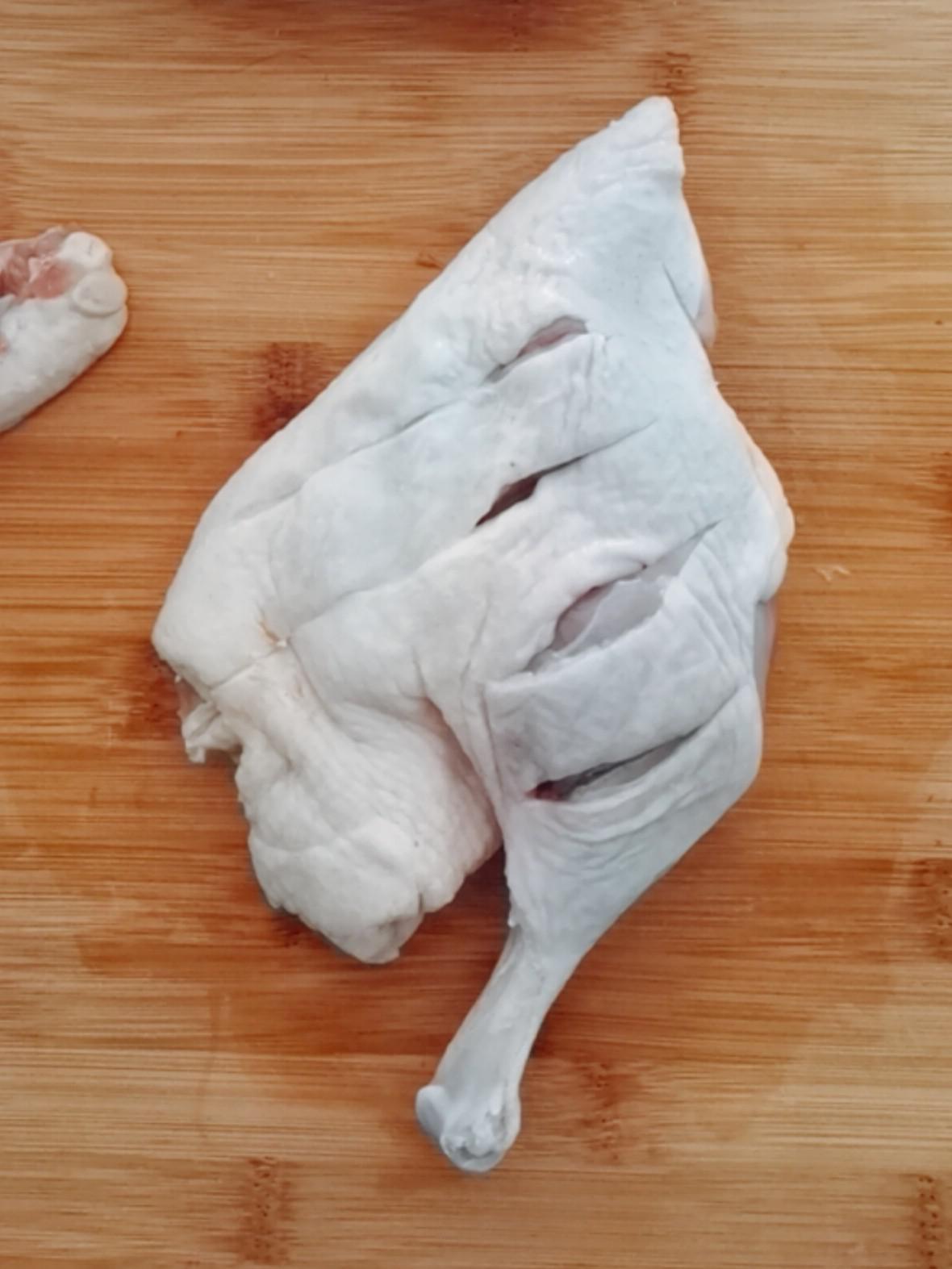 鮑魚燜鴨腿的做法-咸鮮味燜菜譜-易網(wǎng)<a href=http://www.xllyou.com/ target=_blank class=infotextkey>健康養(yǎng)生</a>網(wǎng) 鮑魚燜鴨腿的做法-咸鮮味燜菜譜