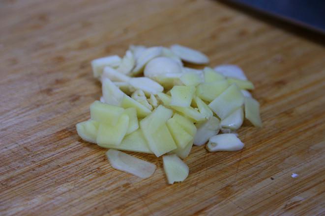 醬黃瓜----夏日開胃必備的做法-酸辣味拌菜譜-易網健康養生網 醬黃瓜----夏日開胃必備的做法-酸辣味拌菜譜