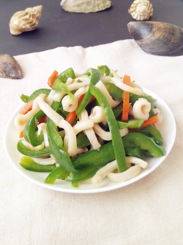 魷魚炒辣椒的做法-咸鮮味炒菜譜-易網健康養生網 魷魚炒辣椒的做法-咸鮮味炒菜譜