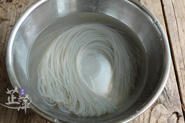 醬肉粉的做法-香辣味煮菜譜-易網(wǎng)健康養(yǎng)生網(wǎng) 醬肉粉的做法-香辣味煮菜譜