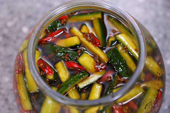 醬黃瓜----夏日開胃必備的做法-酸辣味拌菜譜-易網健康養生網 醬黃瓜----夏日開胃必備的做法-酸辣味拌菜譜