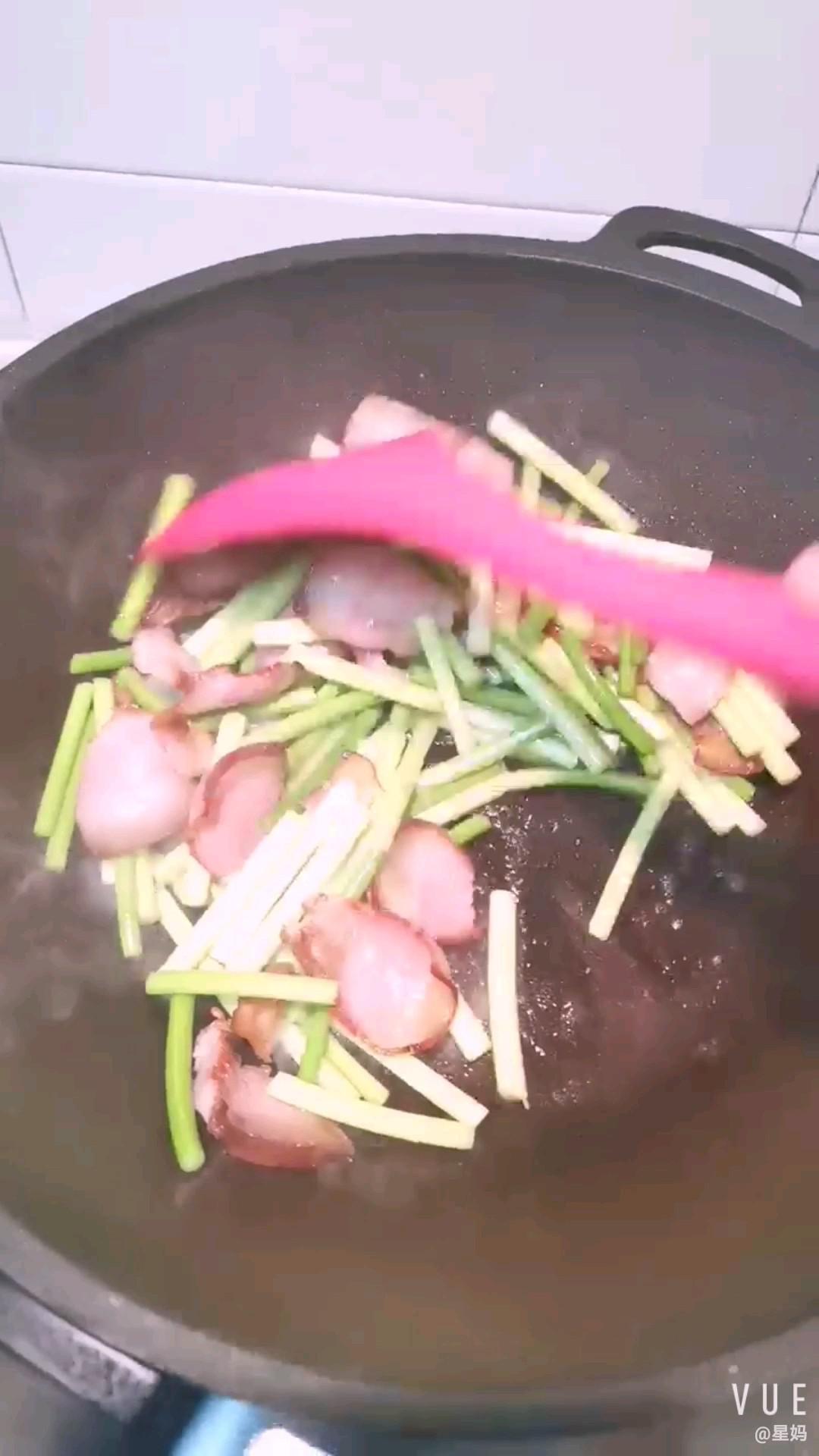 蒜苗炒臘肉的做法-家常味炒菜譜