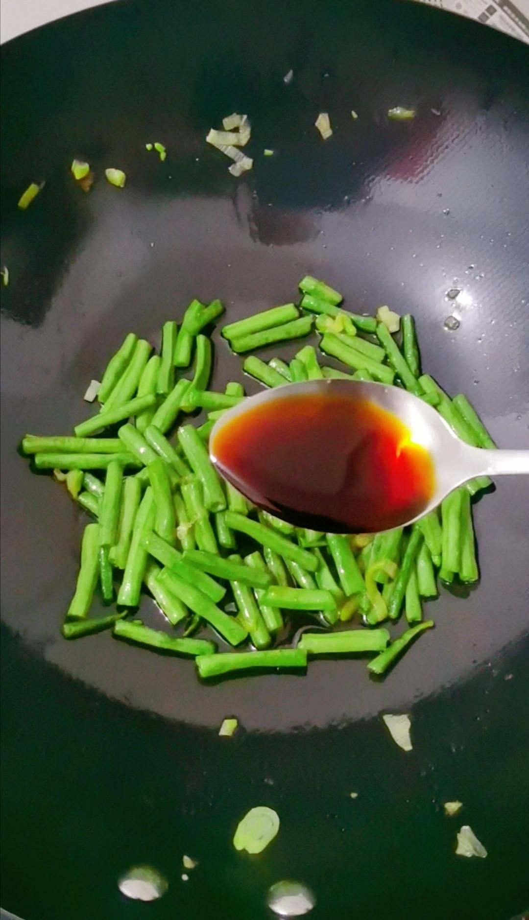 爆炒豇豆的做法-咸鮮味炒菜譜-易網健康養生網 爆炒豇豆的做法-咸鮮味炒菜譜