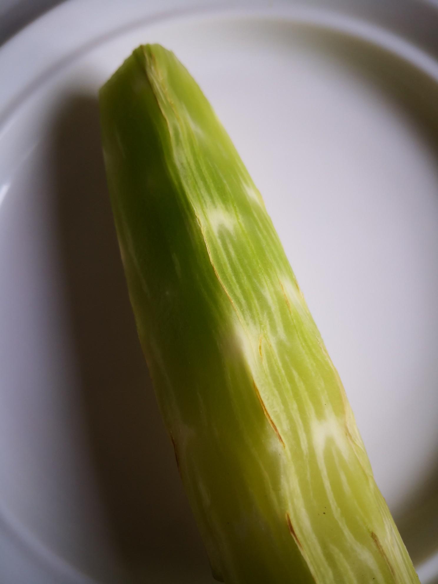 雞丁炒青筍豌豆的做法-家常味炒菜譜-易網(wǎng)健康養(yǎng)生網(wǎng) 雞丁炒青筍豌豆的做法-家常味炒菜譜