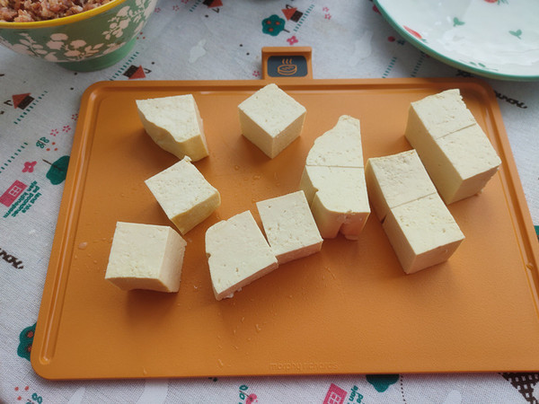 豆腐釀肉的做法-家常味煎菜譜-易網健康養生網 豆腐釀肉的做法-家常味煎菜譜