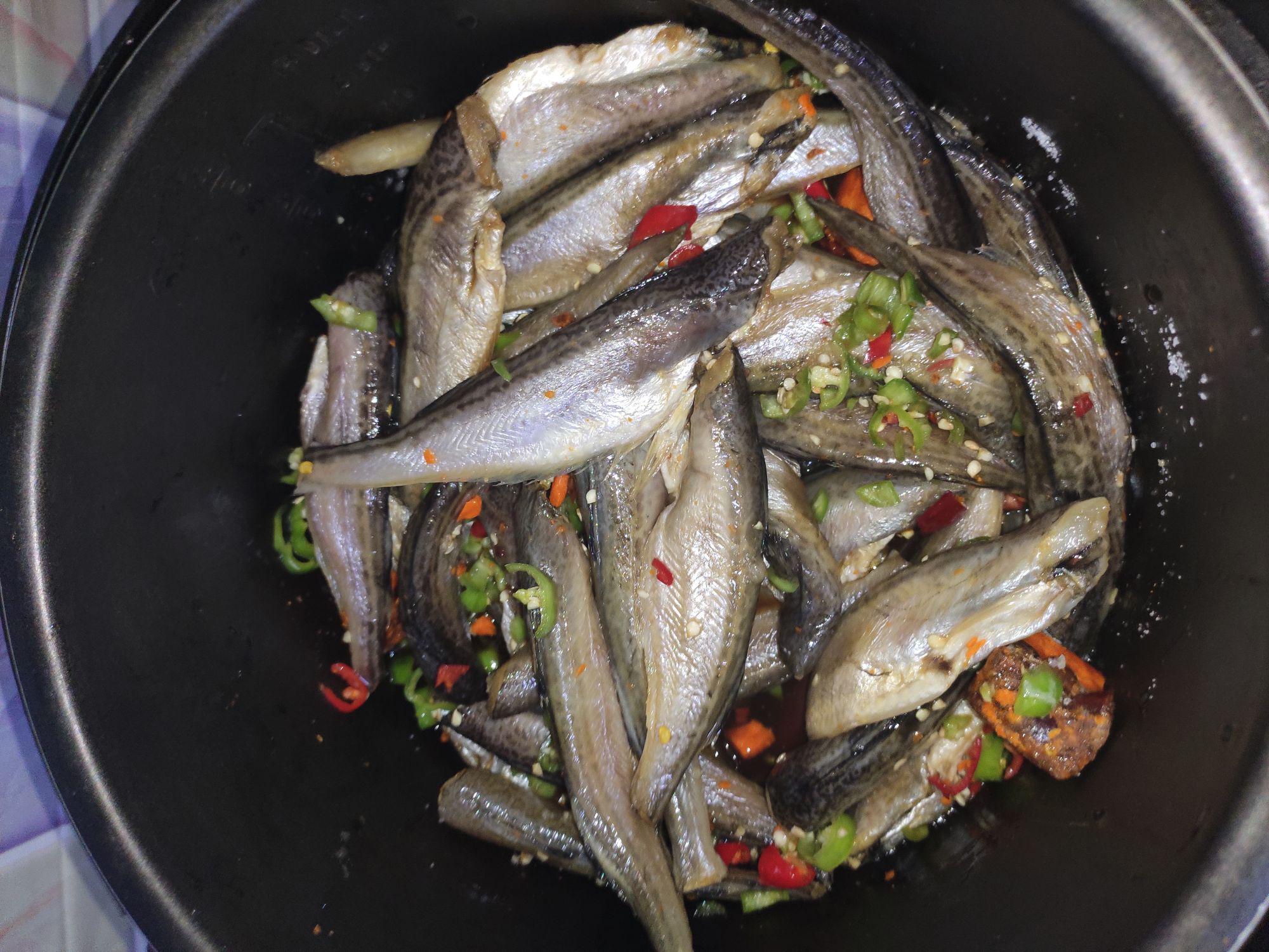 酸辣雷魚的做法-酸辣味燉菜譜