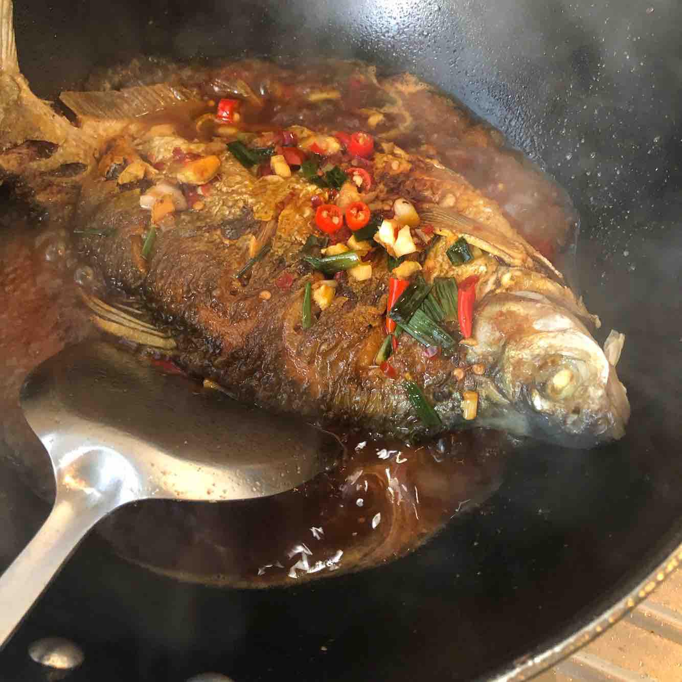 紅燒鳊魚的做法-香辣味燒菜譜