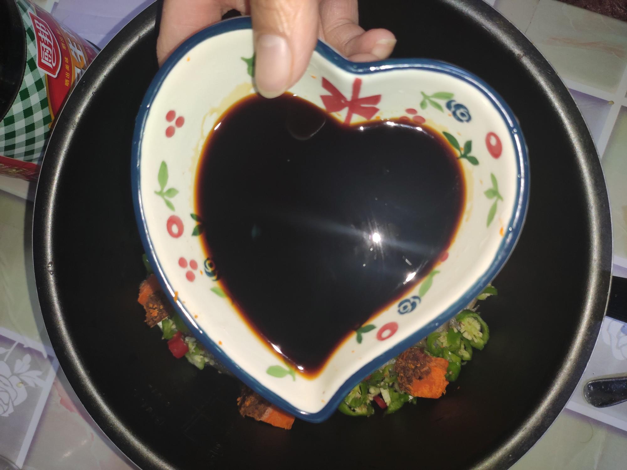 酸辣雷魚的做法-酸辣味燉菜譜