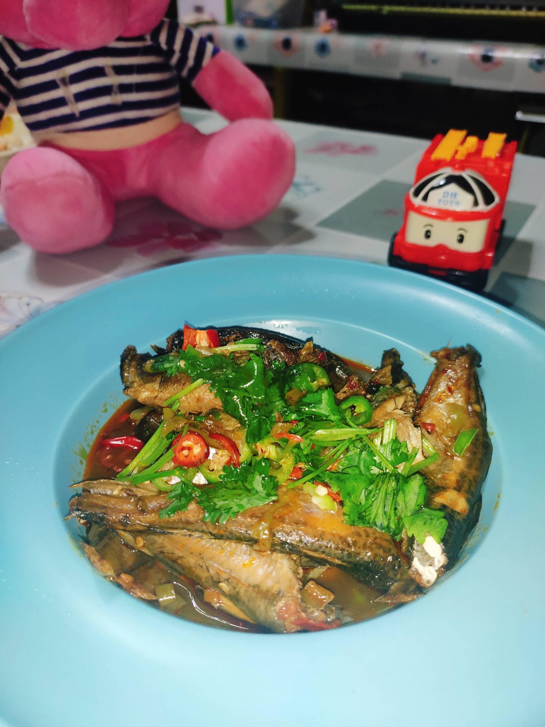 酸辣雷魚的做法-酸辣味燉菜譜