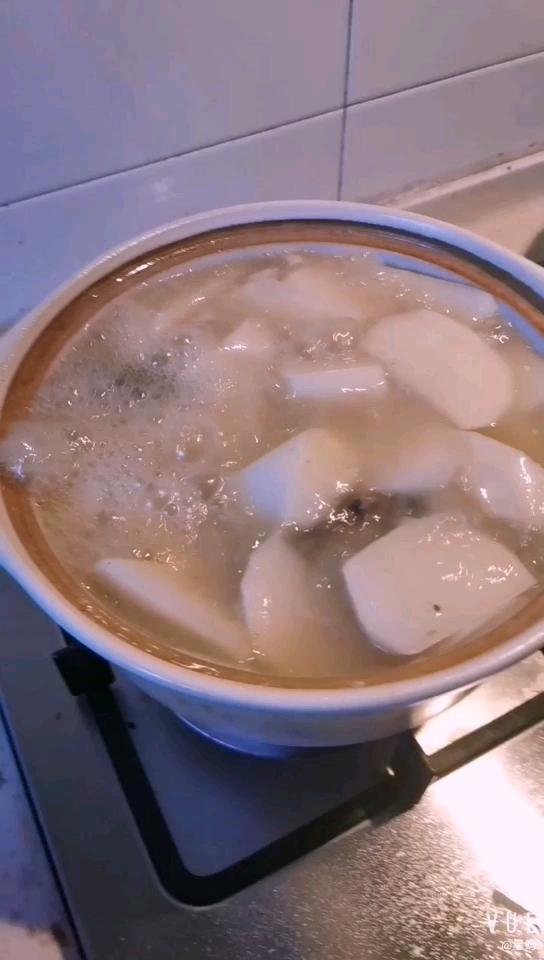 蘿卜燉牛骨的做法-家常味燉菜譜