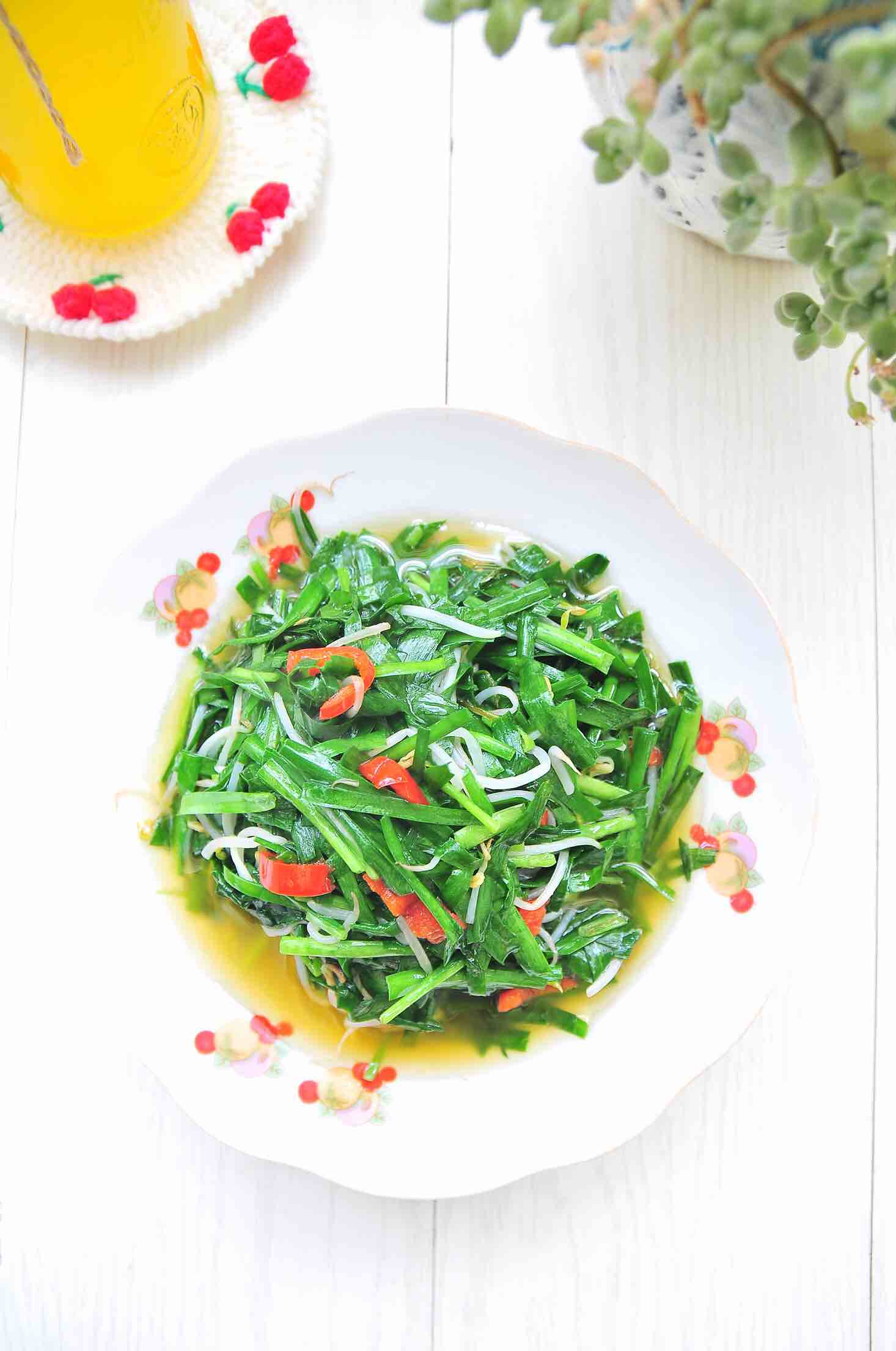 綠豆芽炒韭菜的做法-家常味炒菜譜-易網健康養生網 綠豆芽炒韭菜的做法-家常味炒菜譜