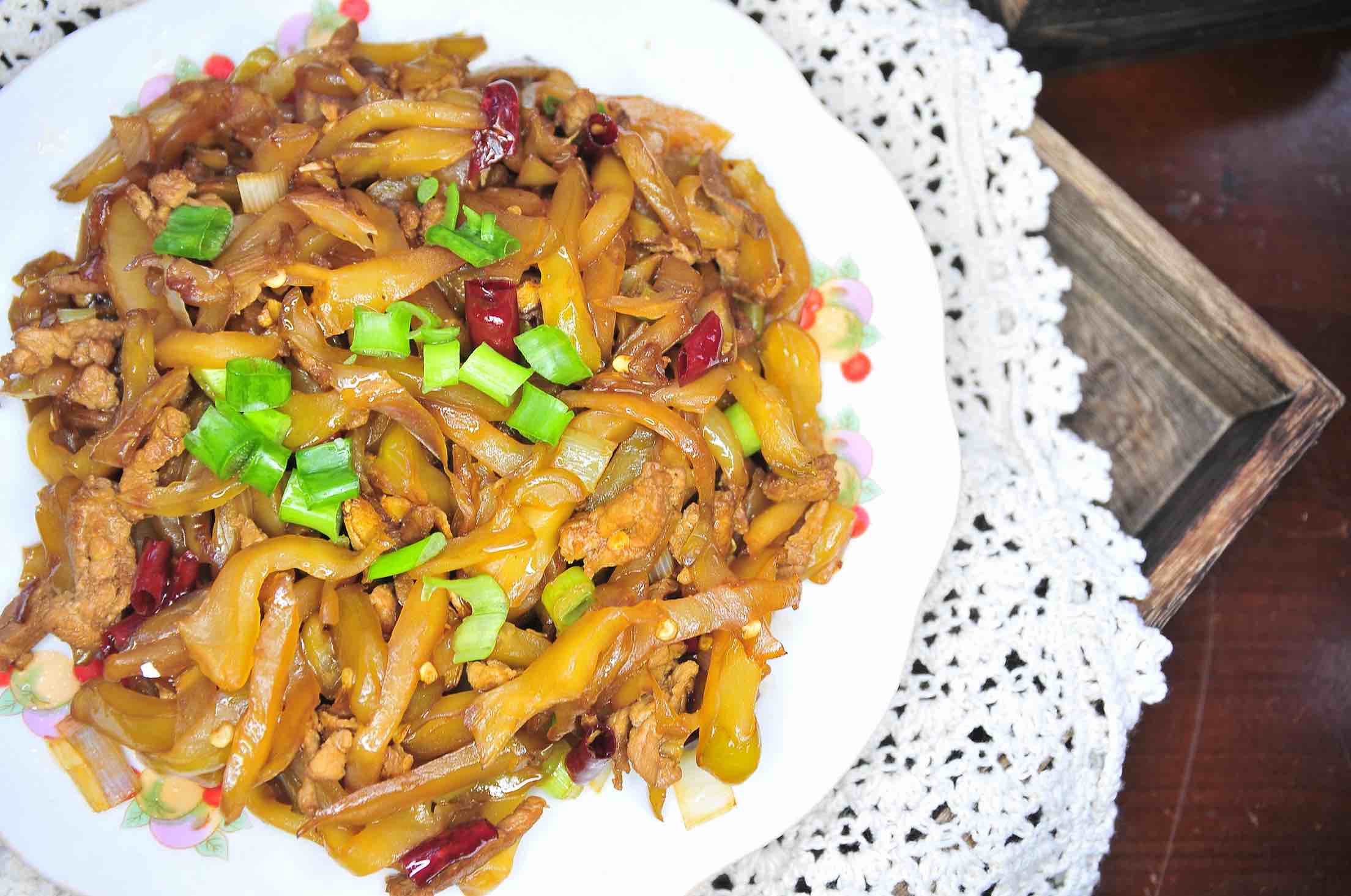 榨菜肉絲的做法-家常味炒菜譜-易網健康養生網 榨菜肉絲的做法-家常味炒菜譜