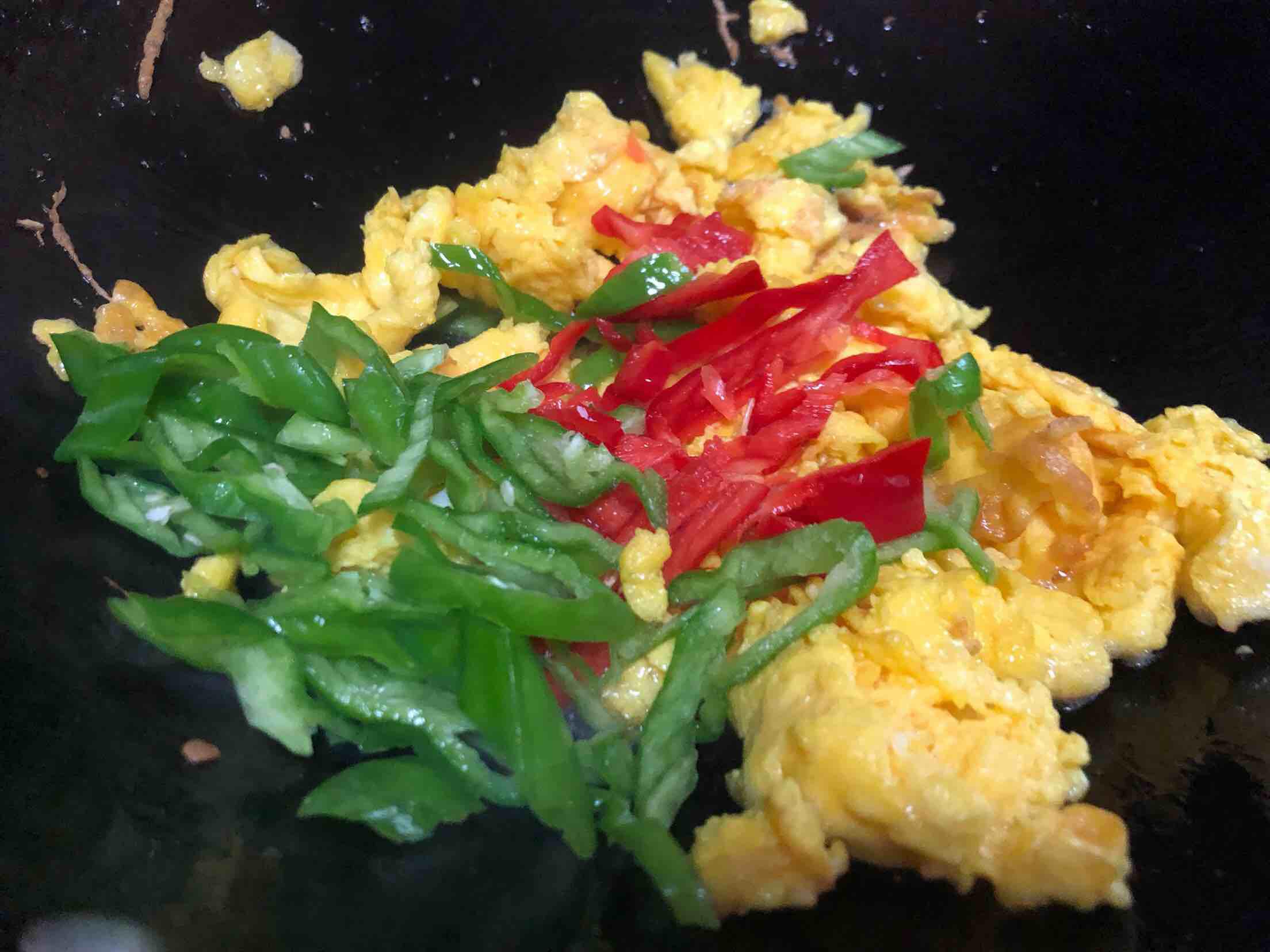 雙椒鵝蛋的做法-家常味炒菜譜-易網健康養生網 雙椒鵝蛋的做法-家常味炒菜譜