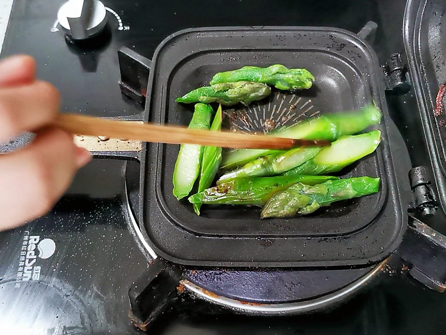 兒童牛排的做法-黑椒味煎菜譜-易網健康養生網 兒童牛排的做法-黑椒味煎菜譜