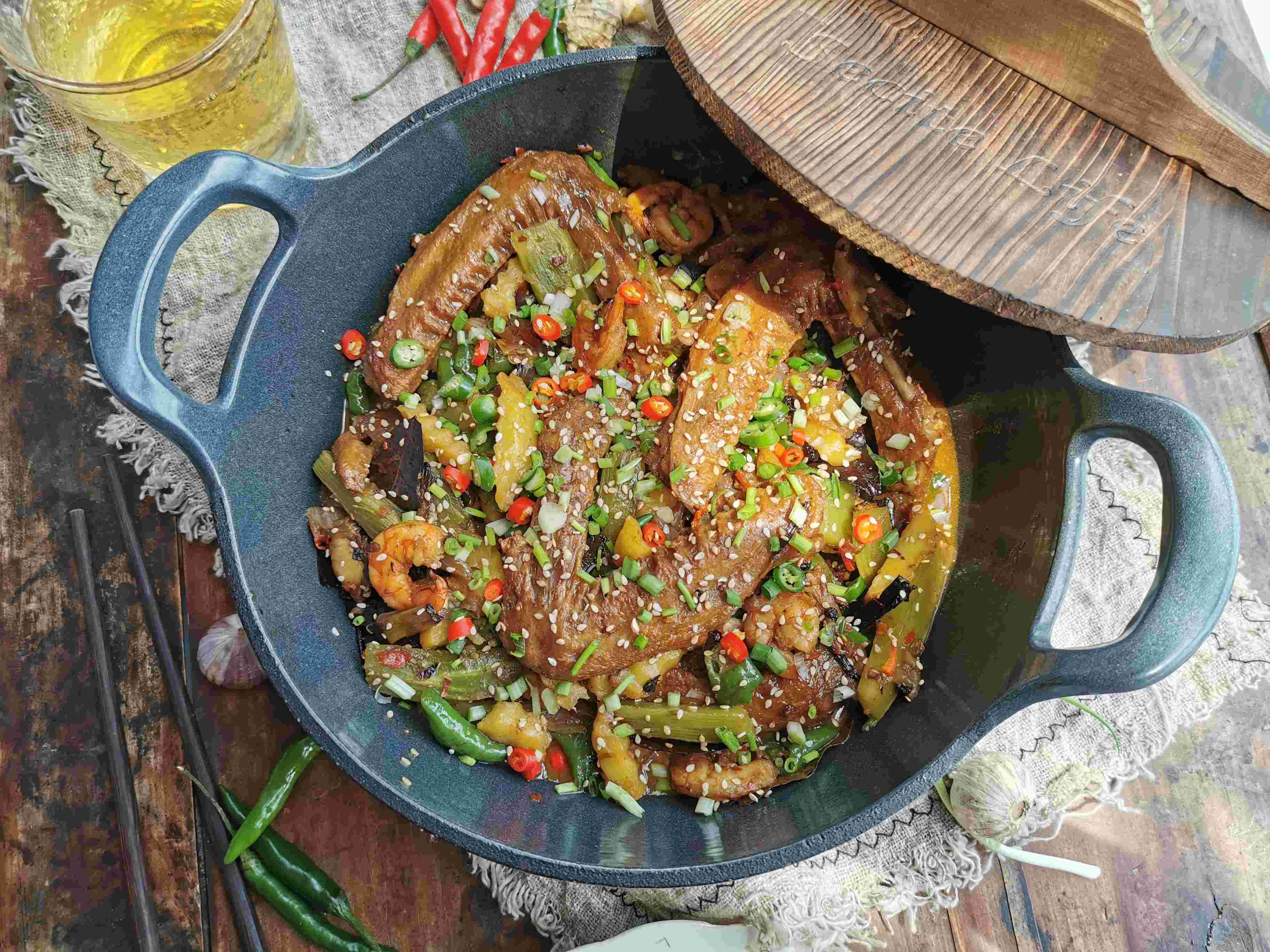 麻辣香鍋的做法-香辣味炒菜譜-易網(wǎng)健康養(yǎng)生網(wǎng) 麻辣香鍋的做法-香辣味炒菜譜