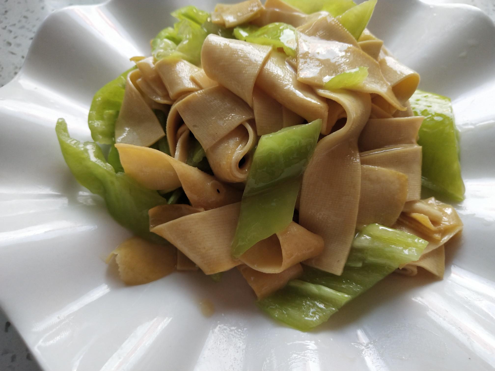 尖椒干豆腐的做法-咸鮮味炒菜譜-易網(wǎng)健康養(yǎng)生網(wǎng) 尖椒干豆腐的做法-咸鮮味炒菜譜