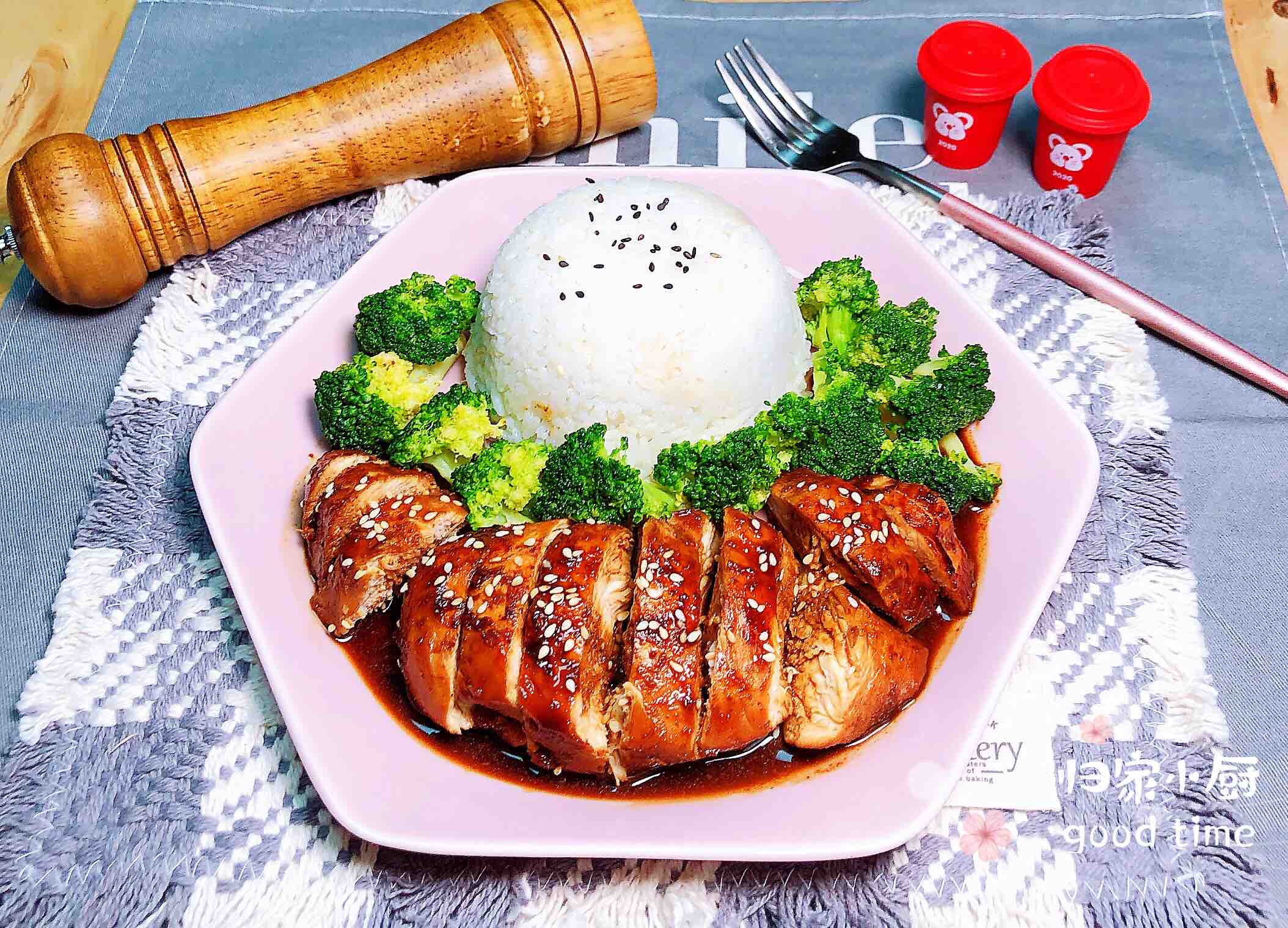 照燒雞胸肉的做法-咸鮮味煎菜譜-易網健康養生網 照燒雞胸肉的做法-咸鮮味煎菜譜