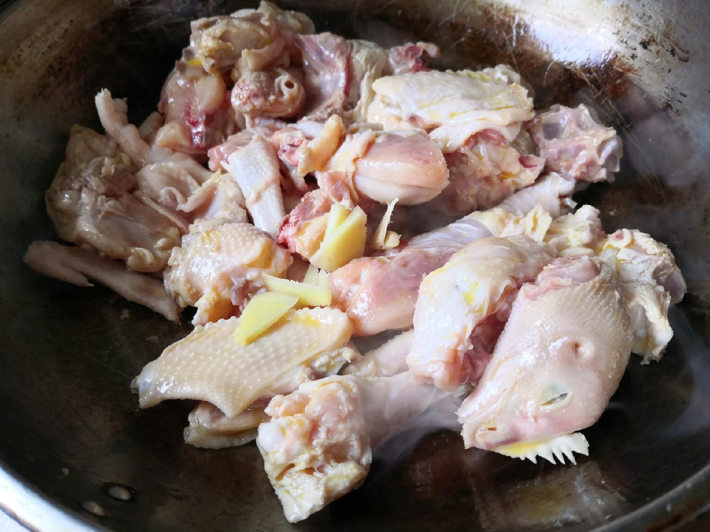 醬香雞塊的做法-醬香味燉菜譜-易網<a href=http://www.xllyou.com/ target=_blank class=infotextkey>健康養生</a>網 醬香雞塊的做法-醬香味燉菜譜