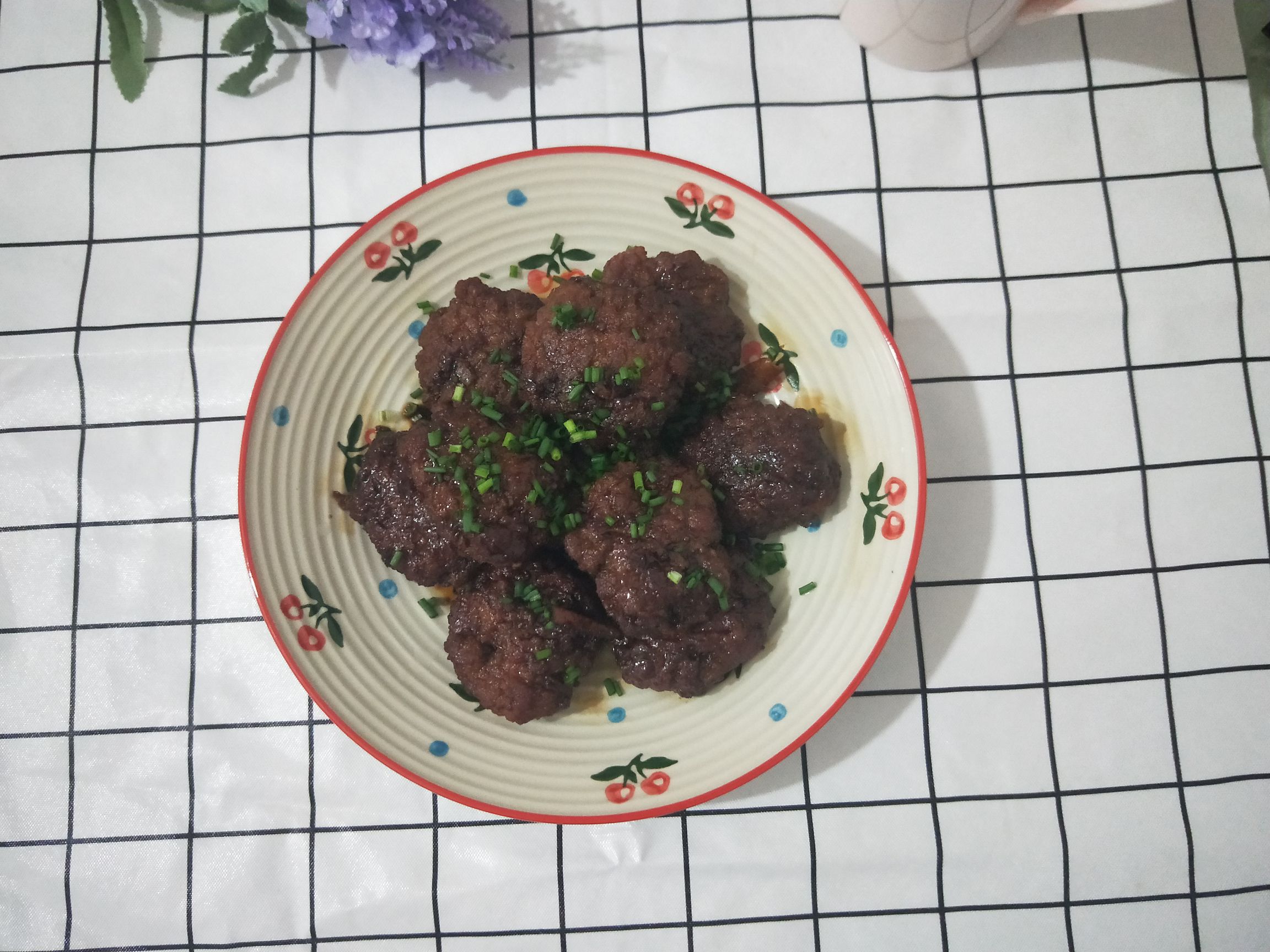 紅燒肉餅子的做法-家常味燒菜譜-易網(wǎng)健康養(yǎng)生網(wǎng) 紅燒肉餅子的做法-家常味燒菜譜