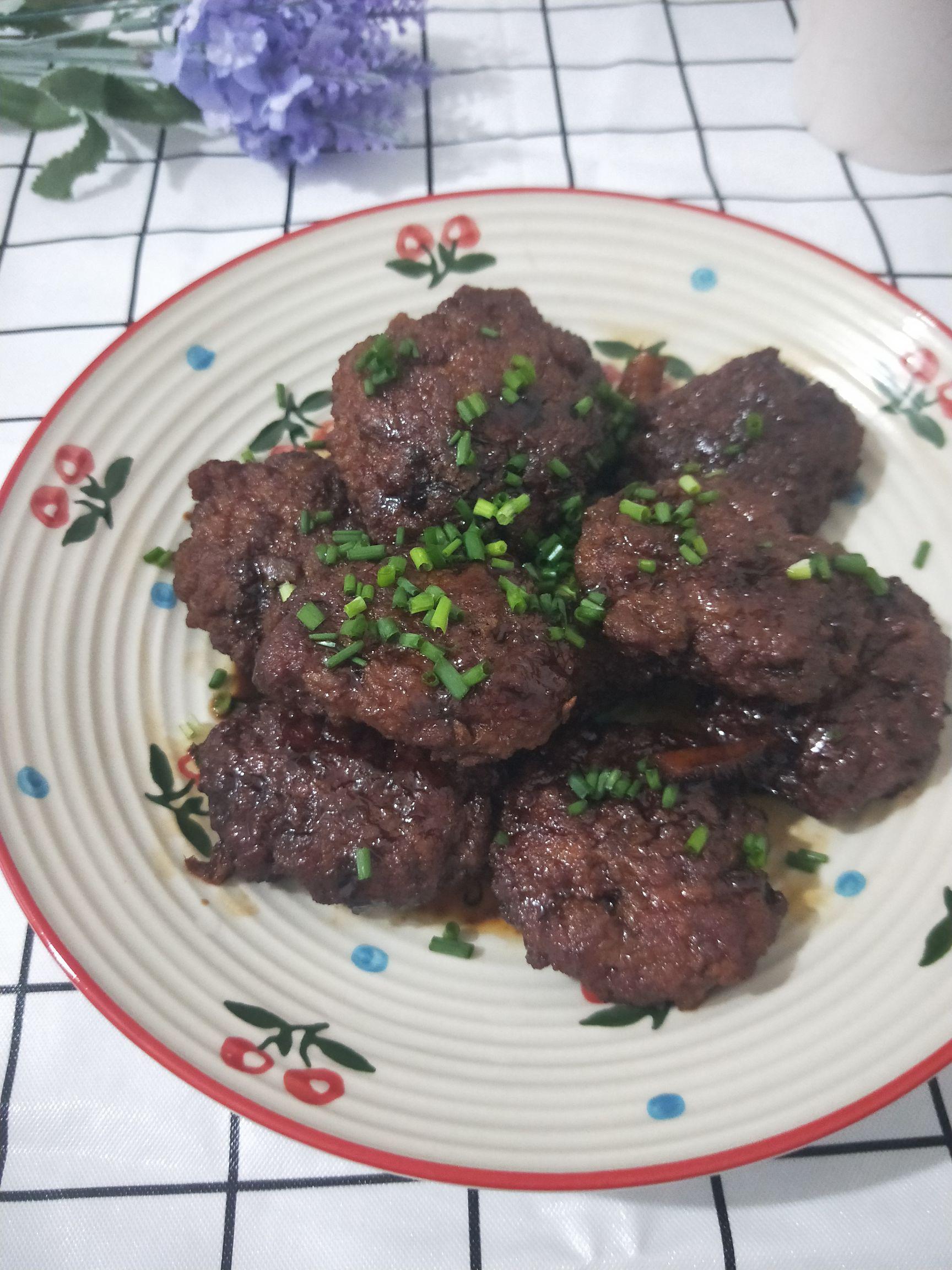 紅燒肉餅子的做法-家常味燒菜譜-易網(wǎng)健康養(yǎng)生網(wǎng) 紅燒肉餅子的做法-家常味燒菜譜