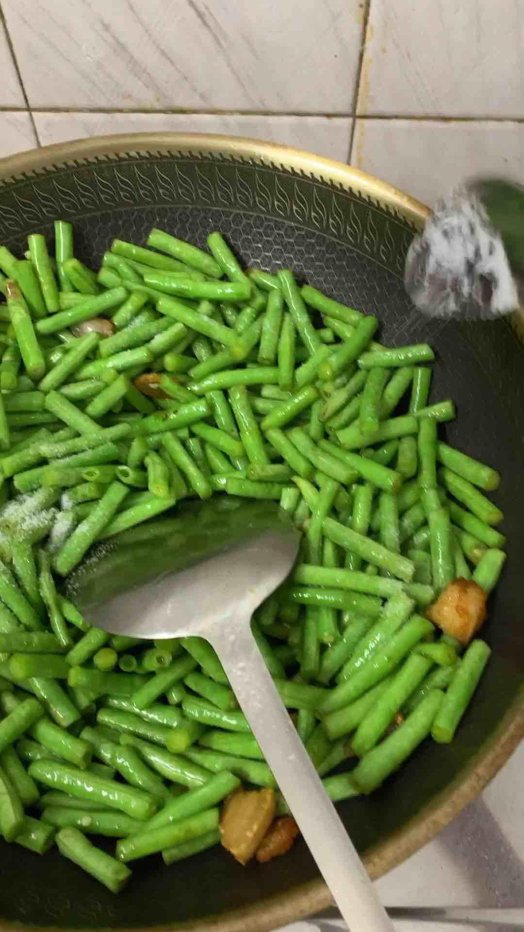 炒豆角的做法-家常味炒菜譜-易網健康養生網 炒豆角的做法-家常味炒菜譜