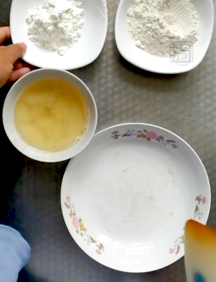 面拖小黃魚的做法-咸鮮味炸菜譜-易網健康養生網 面拖小黃魚的做法-咸鮮味炸菜譜