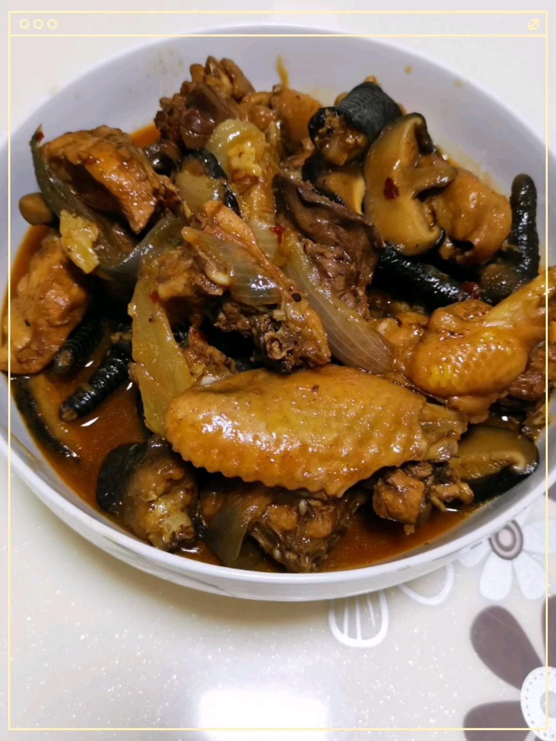 洋蔥冬菇燜雞的做法-咸鮮味燜菜譜