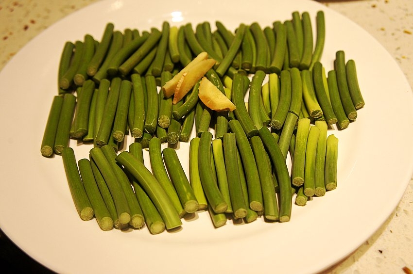 肉炒蒜苔的做法-家常味炒菜譜