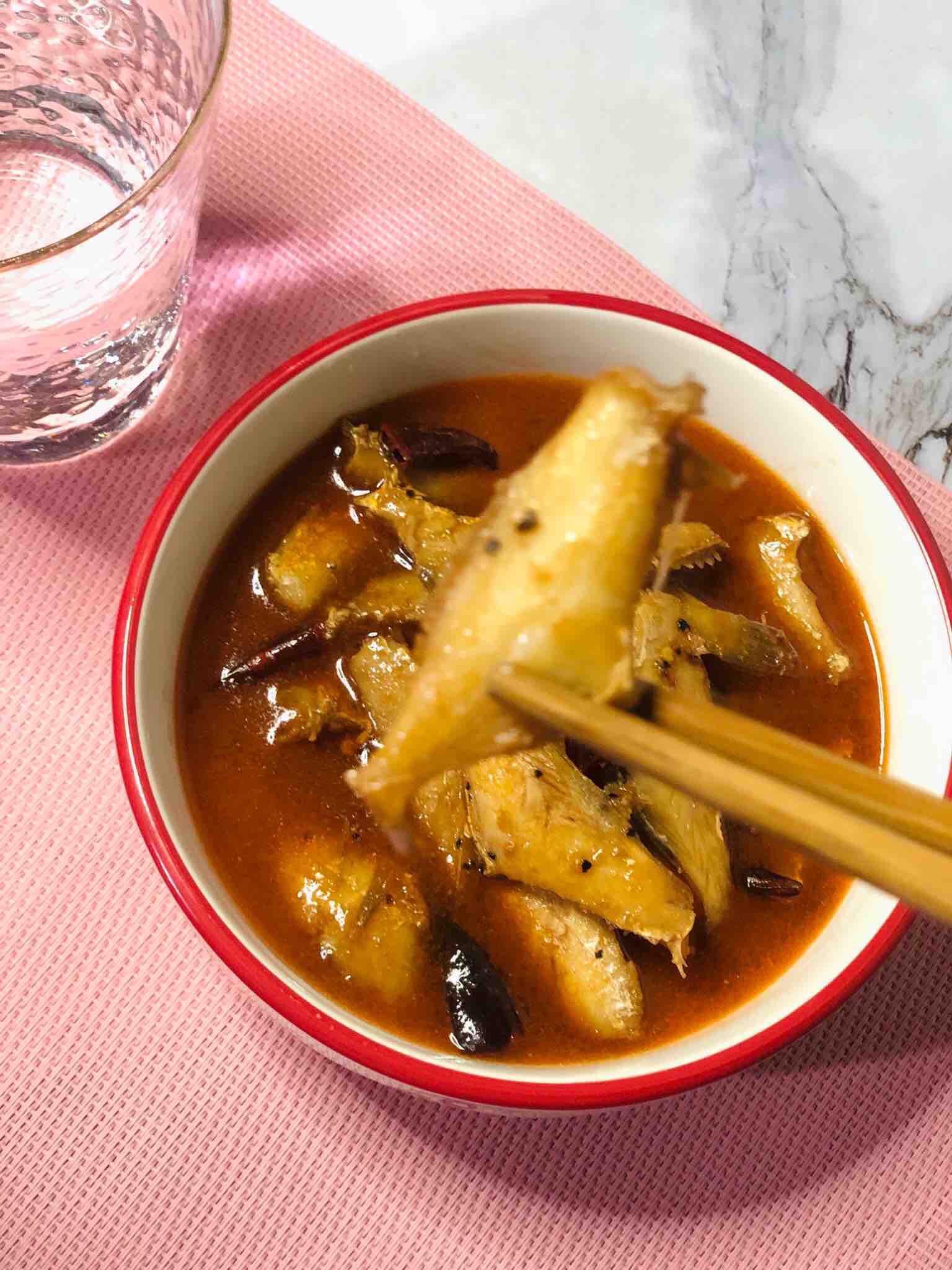 醬汁鳳尾魚的做法-酸辣味燒菜譜-易網(wǎng)健康養(yǎng)生網(wǎng) 醬汁鳳尾魚的做法-酸辣味燒菜譜